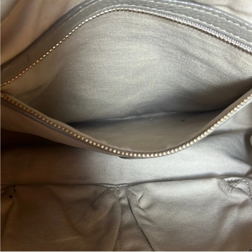 Tory Burch Elegant Pebbled Leather Handbag